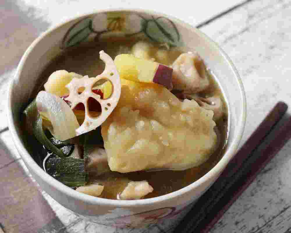 小麦粉と片栗粉でもちもちすいとん