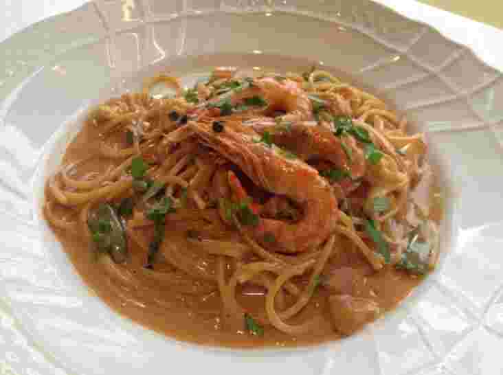 有頭エビのアメリケーヌソースパスタ