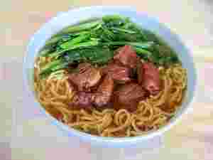 魯肉飯の麺アレンジ