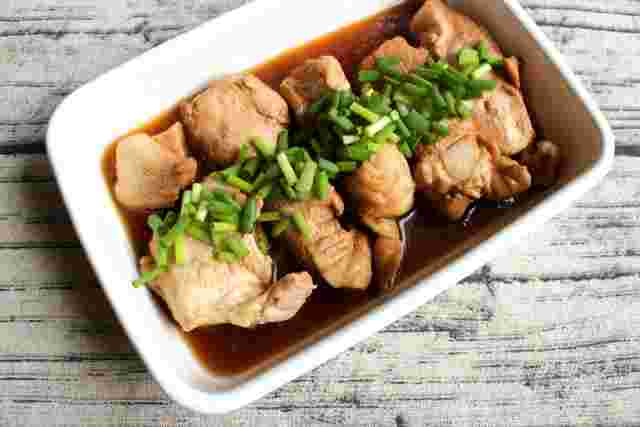 ひとりごはんにもおすすめな「鶏ムネ肉のポン酢煮びたし」