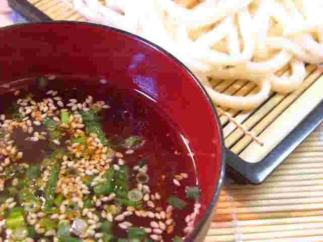 ツナ入りつゆで冷やしうどん
