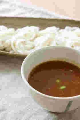 稲庭うどんでトマトカレーつけめん