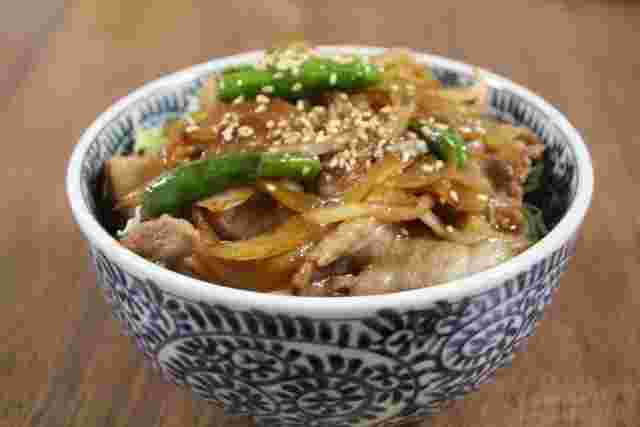 豚バラ肉の焼肉丼