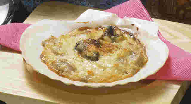マヨネーズ焼きにしたサザエ