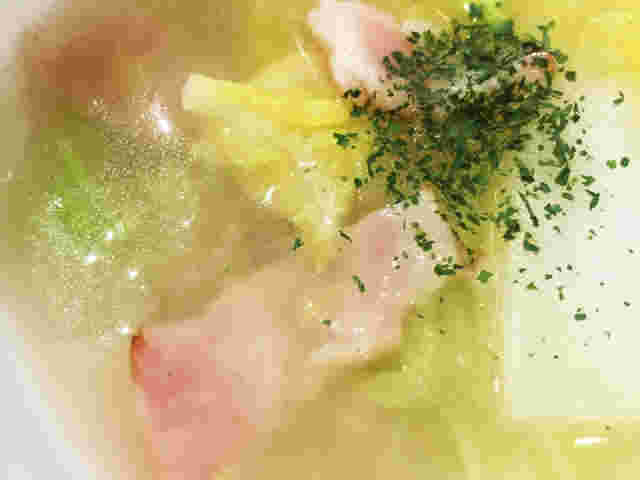 大根おろしと白菜とベーコンのスープ
