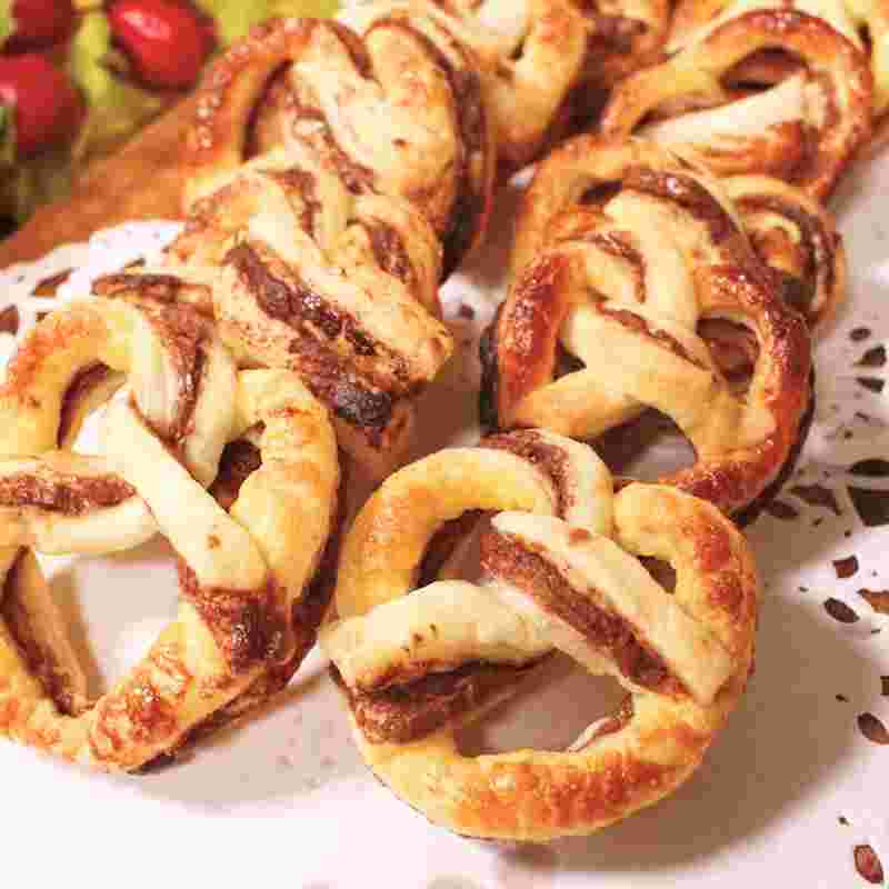 冷凍パイシートを使ったプレッツェル風チョコスティックパイ