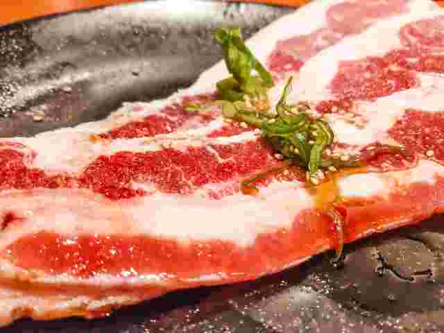 焼肉用の牛カルビ