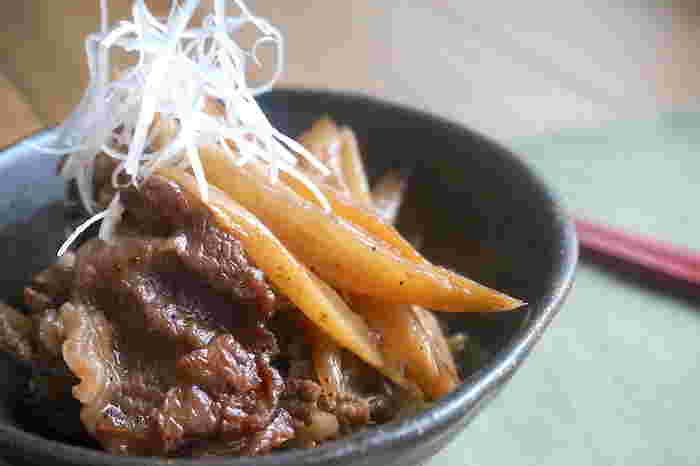日本酒のおつまみにもおすすめの「うどと牛肉のしぐれ煮」
