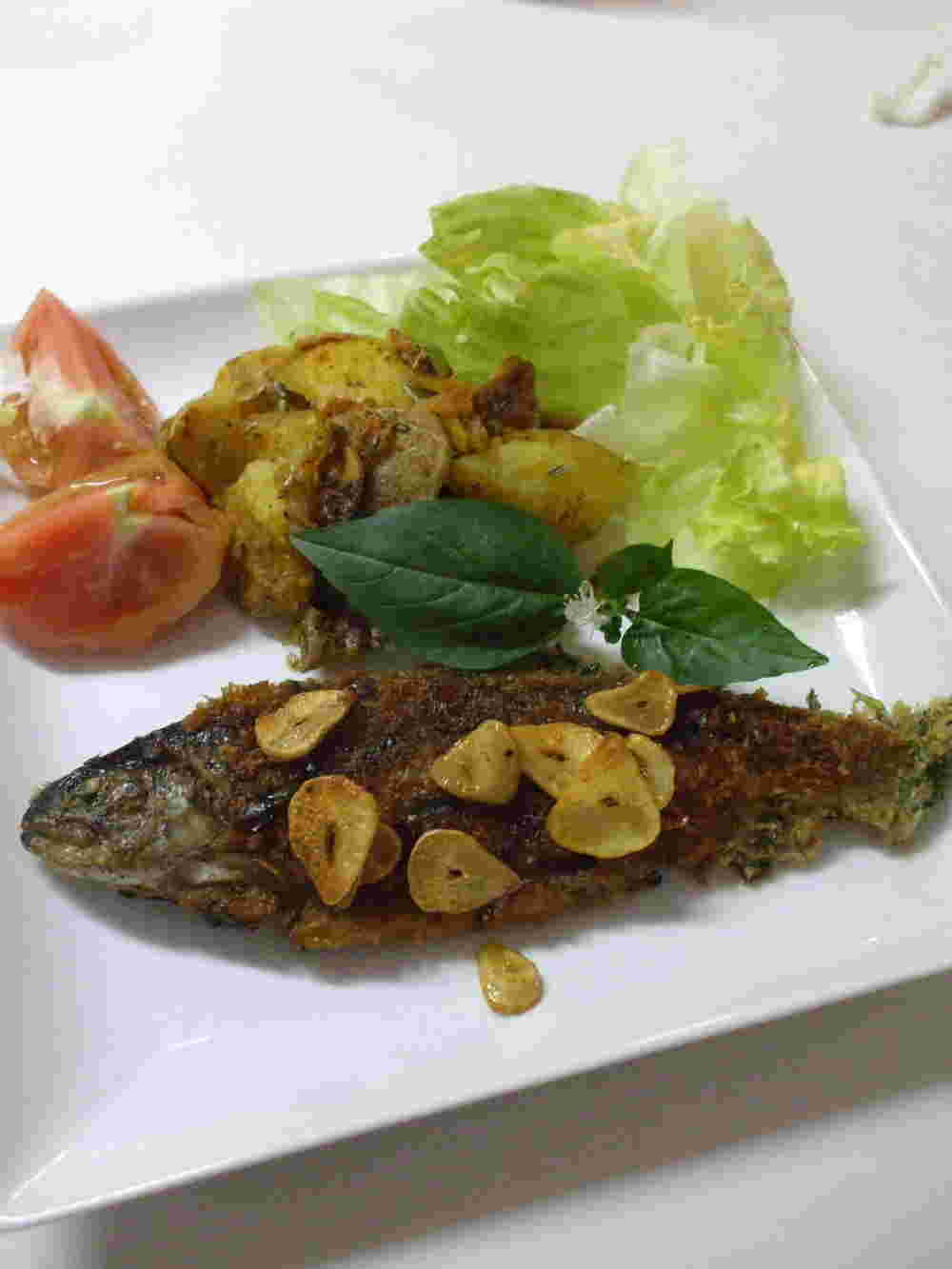 ニジマスの香草パン粉焼き