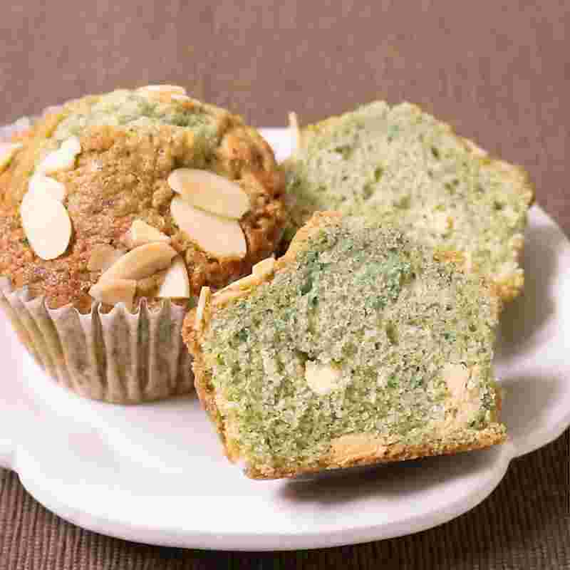 ホワイトチョコレート入りよもぎカップケーキ