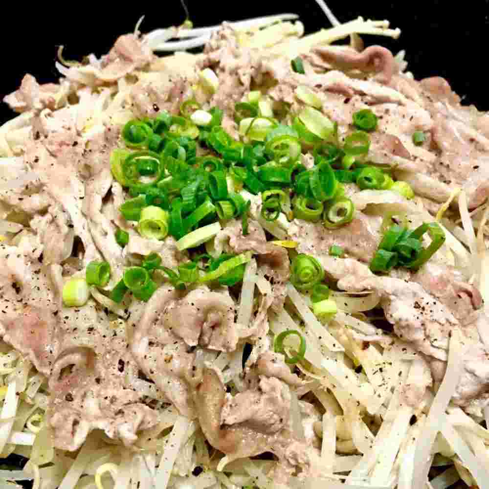 豚もも肉の切り落としを使った蒸し料理