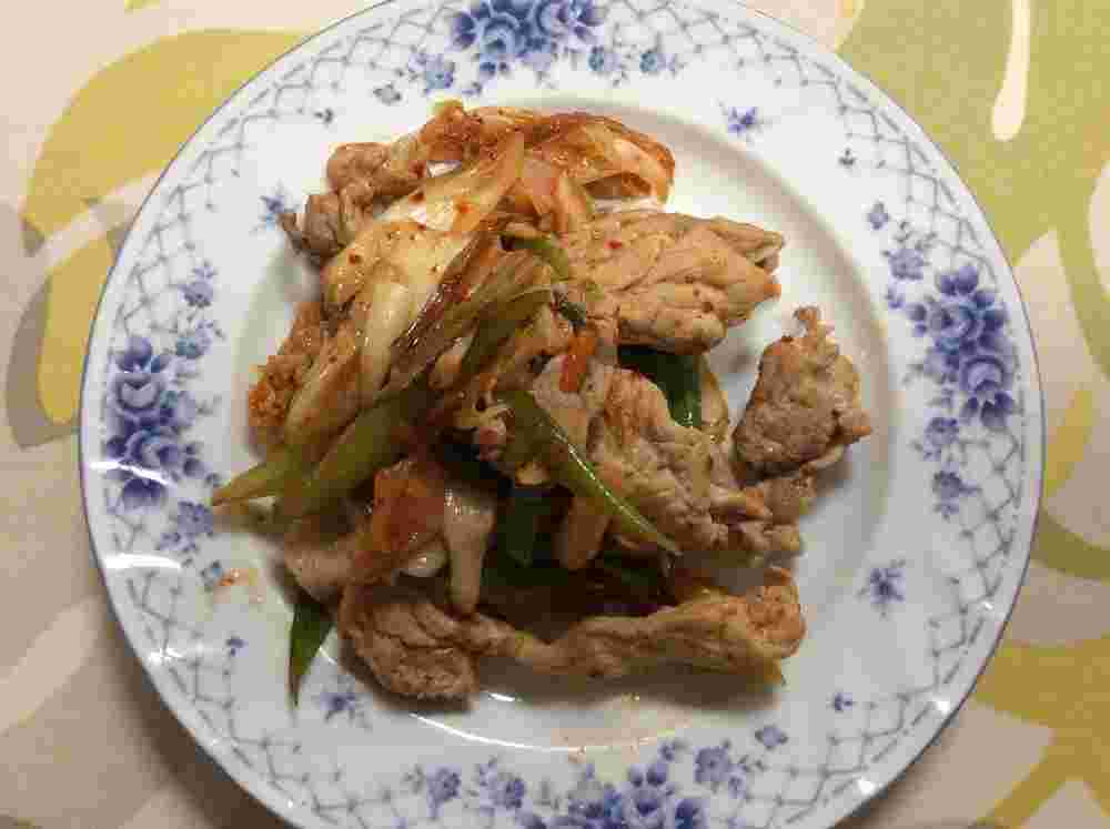 豚もも肉の切り落としを使った炒め物