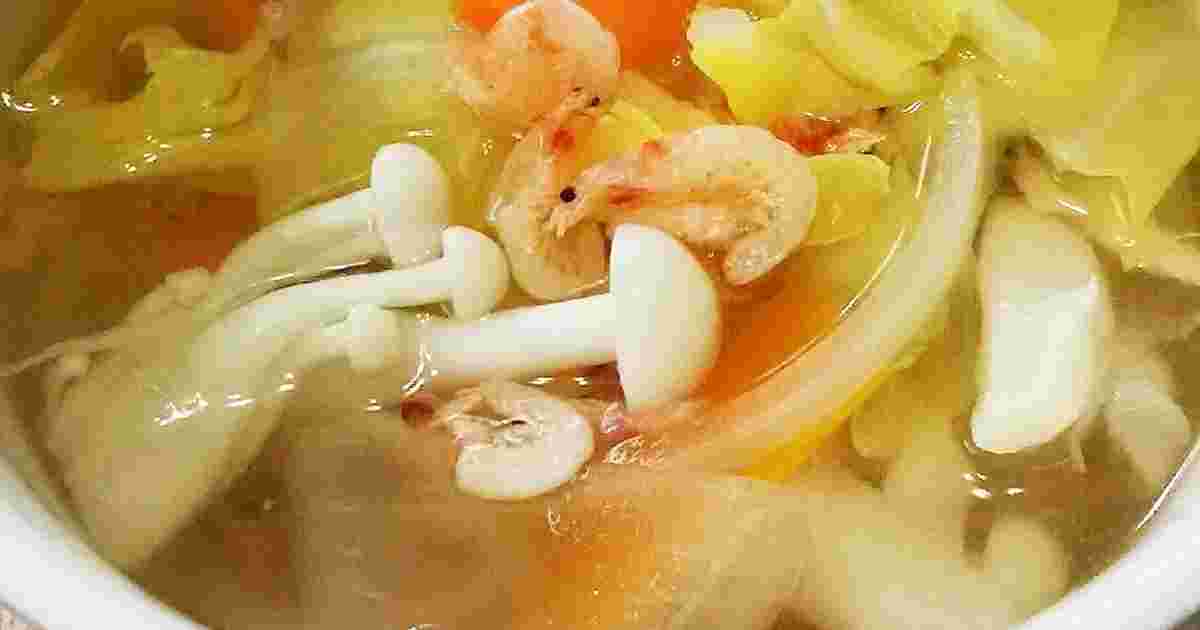 桜えびとたっぷり野菜のエスニックスープ