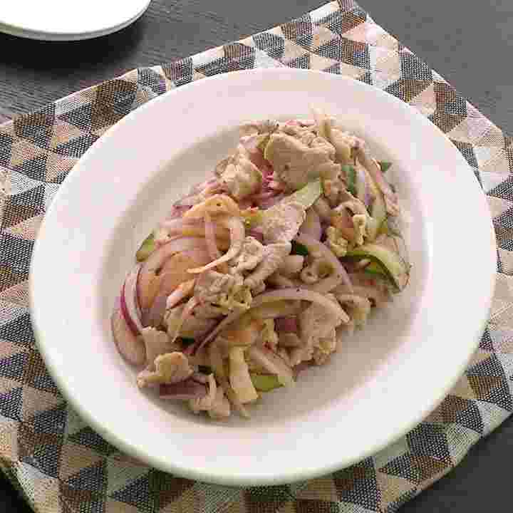 豚こまと紫玉ねぎのピリ辛サラダ