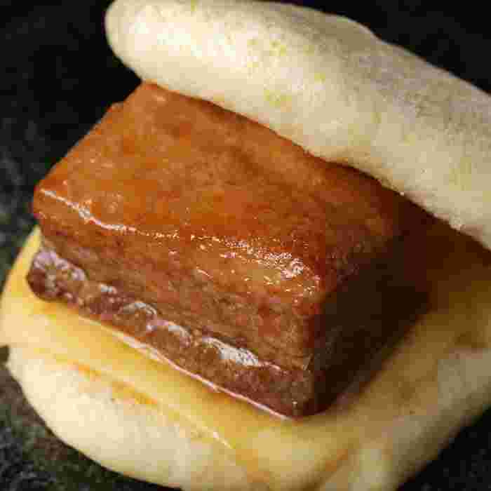 豚肉とチーズを使った「とろけるチーズの豚角煮まん」