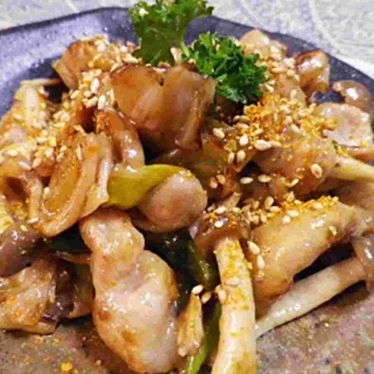 ネギと豚肉を使ったしめじ味噌炒め