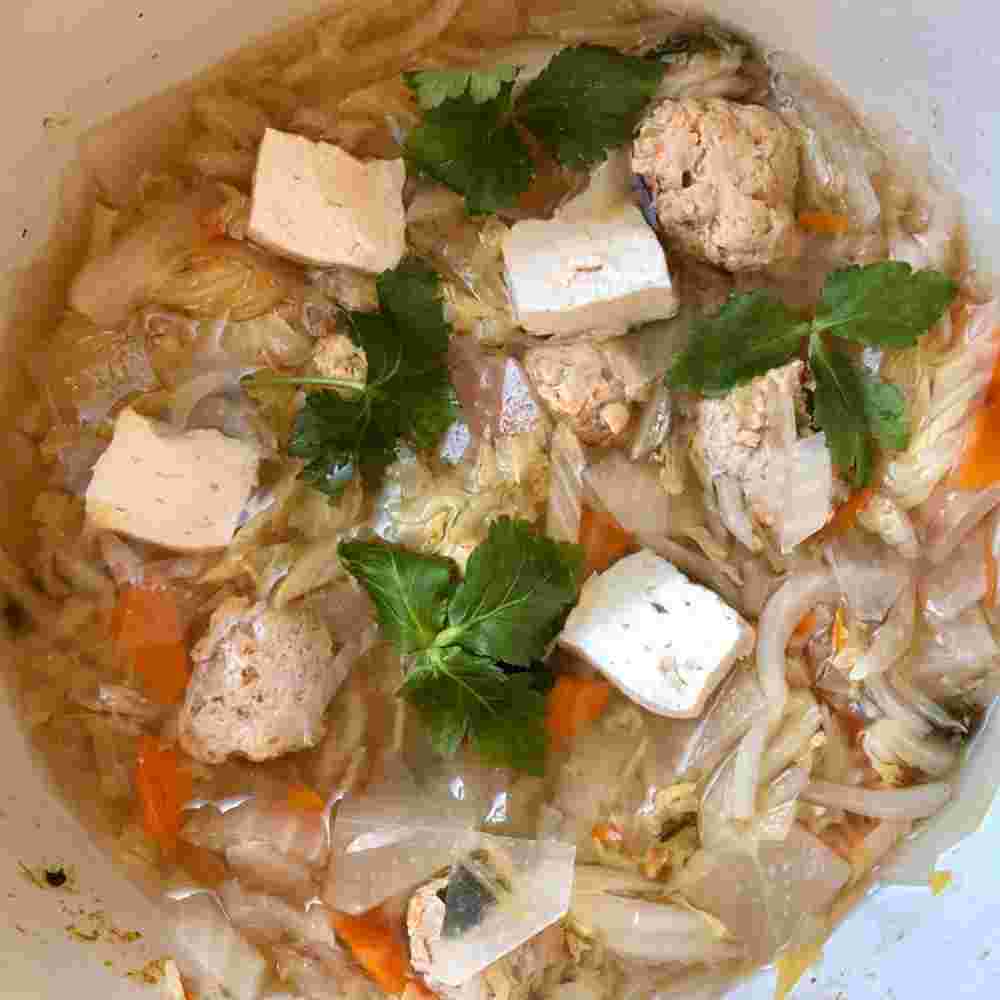 白菜と肉団子の醤油鍋