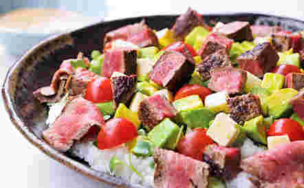 牛ヒレ肉ステーキの彩りちらし寿司
