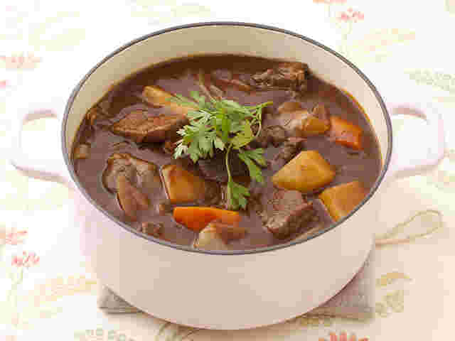 牛ヒレ肉を使った赤ワインビーフシチュー