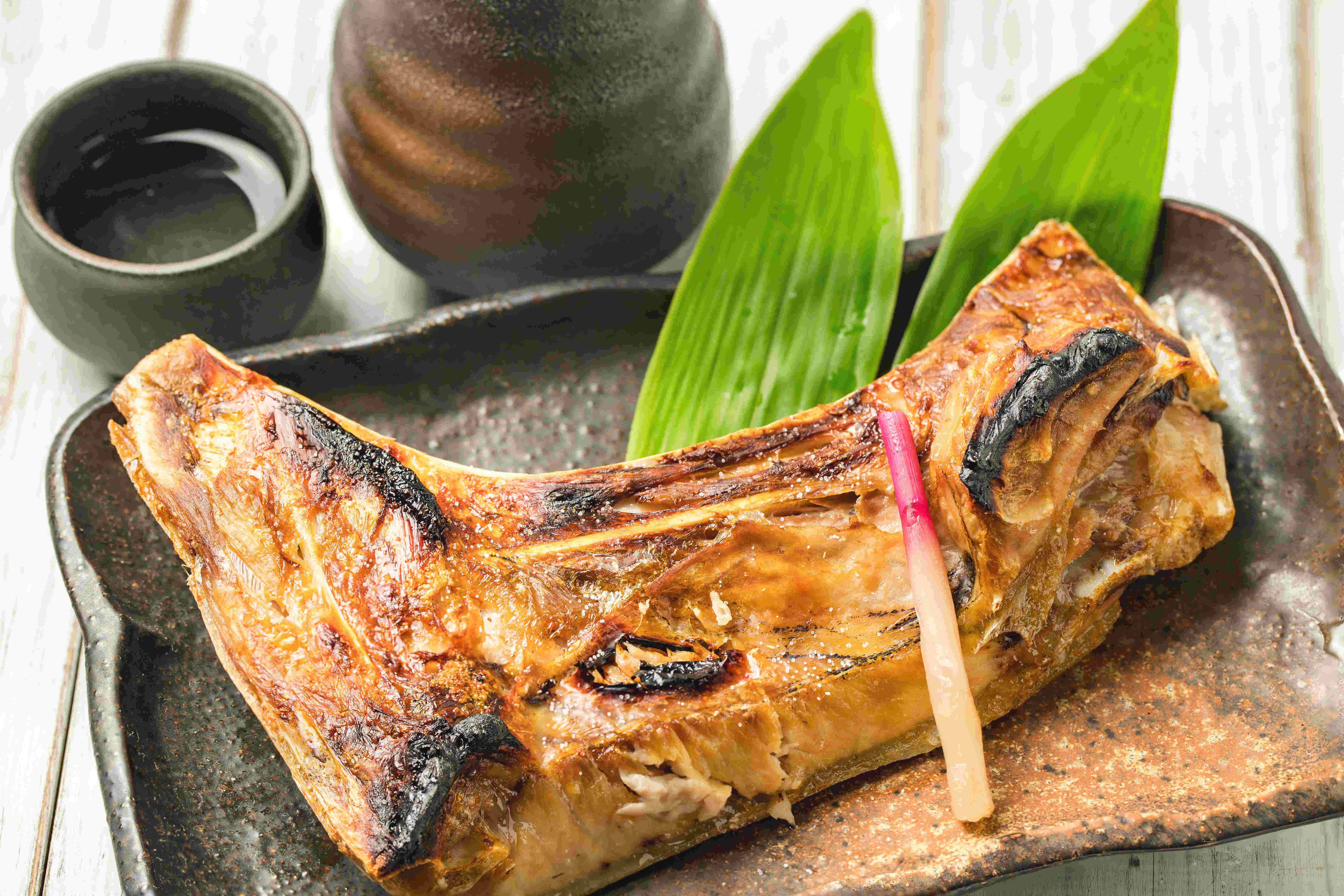 マグロのカマの塩焼き