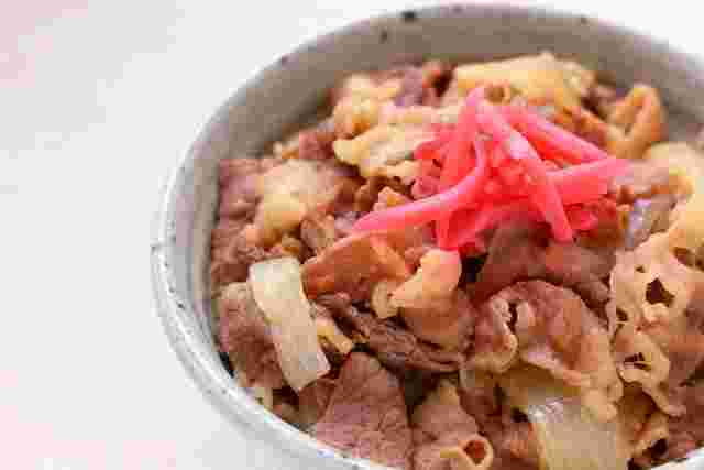 牛肉と玉ねぎを使った代表的料理「牛丼」