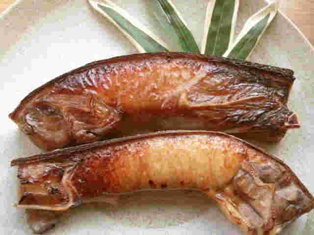 照り焼きにしたマグロのカマ