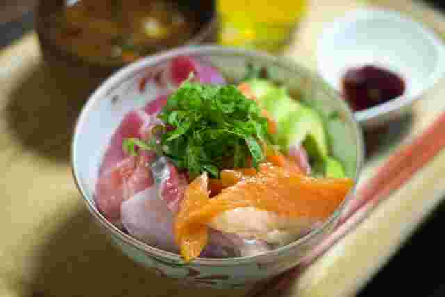 お手軽サイズの海鮮丼