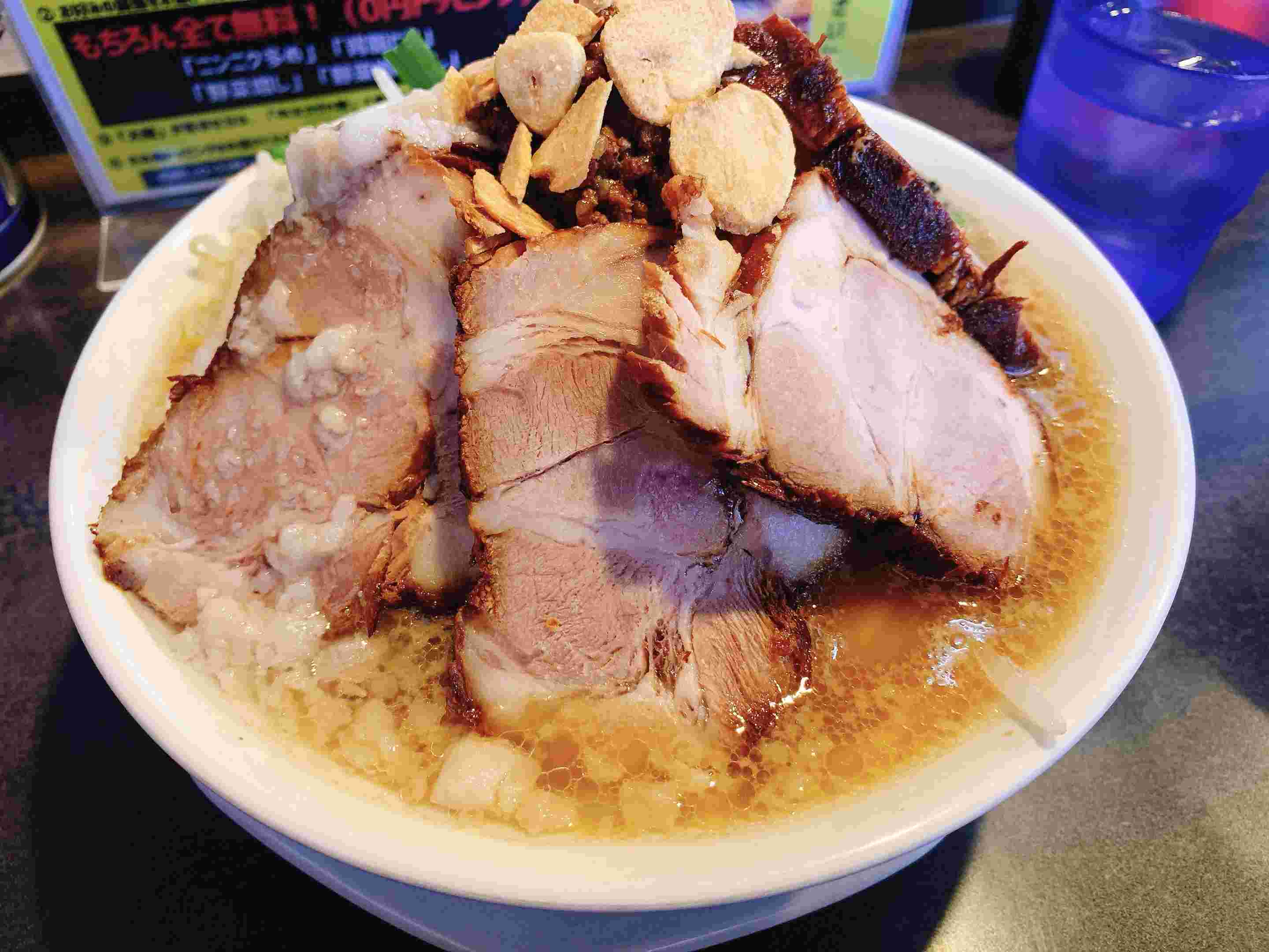 肉増しの二郎系ラーメン