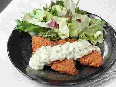 洋食屋の定番メニュー「白身魚のフライ」