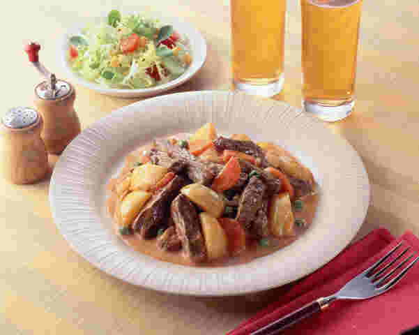 牛ももブロックのパプリカ煮込み