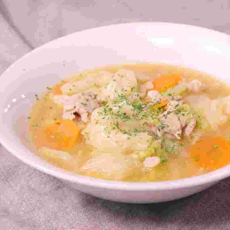 豚こま肉とキャベツのワンタン風スープ