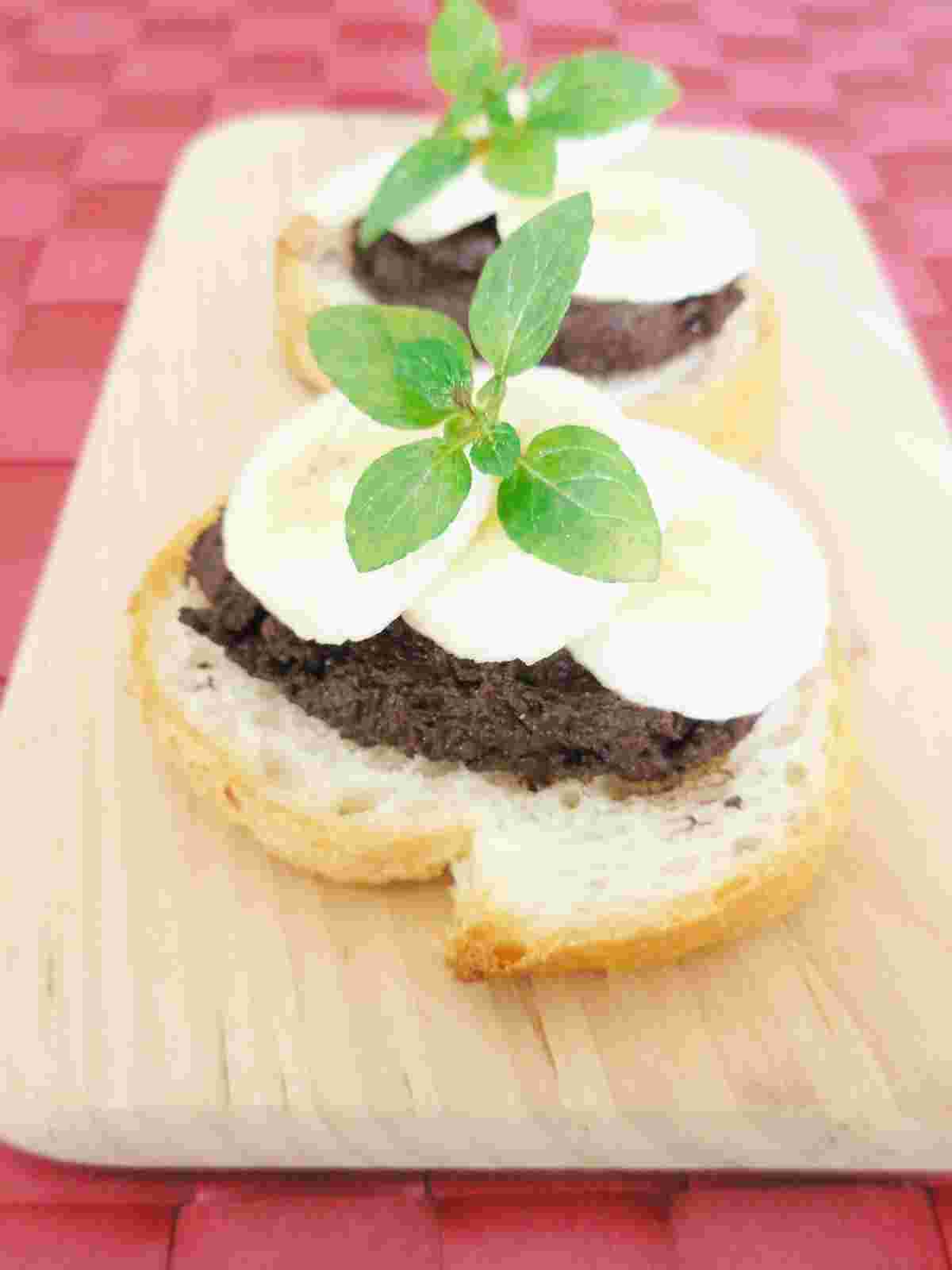 アボカドチョコのカナッペ