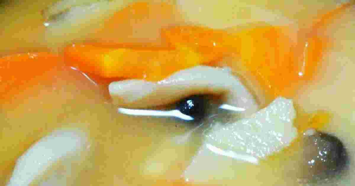 じゃがいもと人参とごぼうの味噌汁