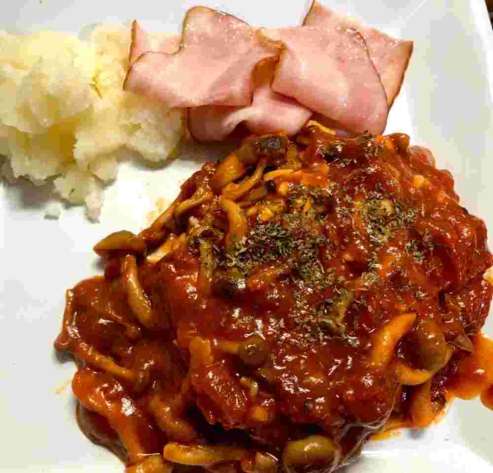 冷凍ハンバーグのトマトソース煮込み
