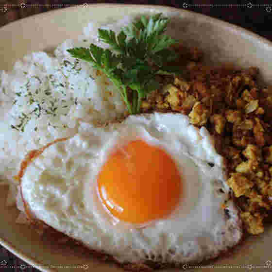 お皿に盛られたココナッツキーマカレー