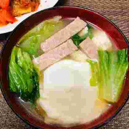 沖縄風具だくさん味噌汁の画像