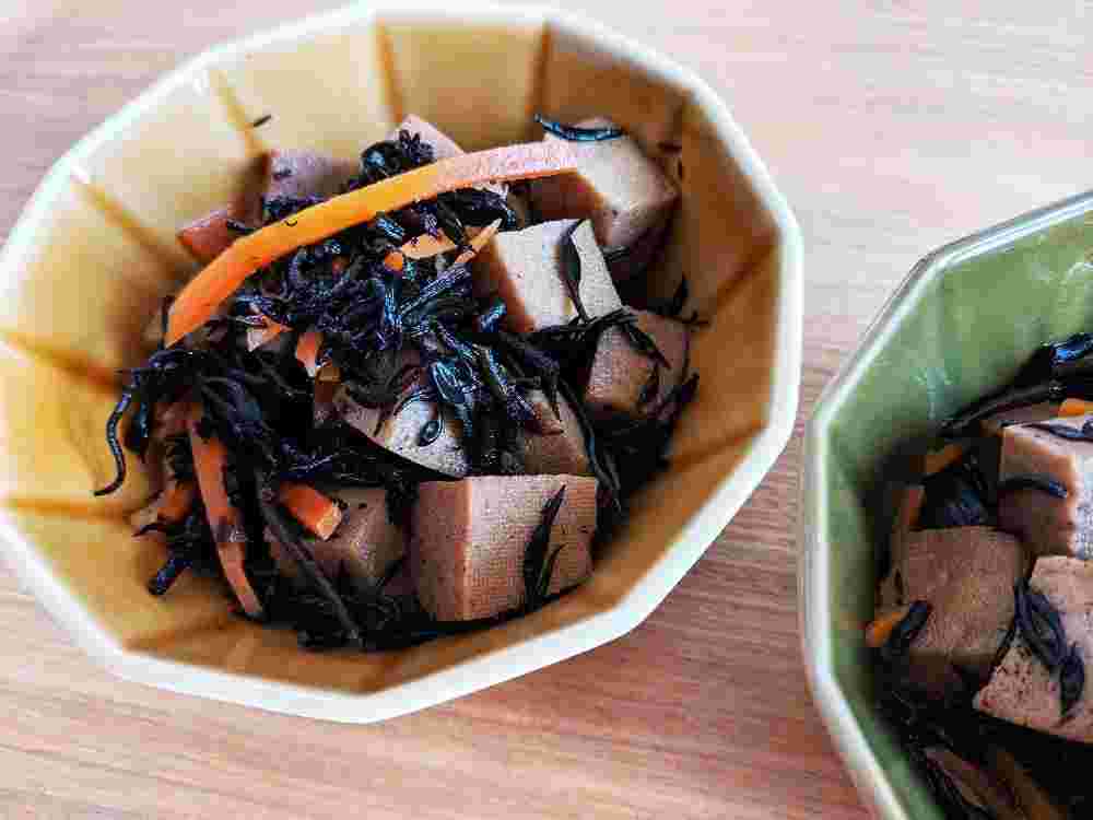 ひじきと凍み豆腐の煮物