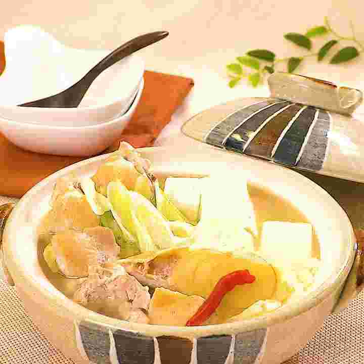 鶏手羽元と鶏もも肉の水炊き