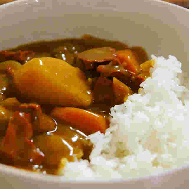赤こんにゃくのカレー