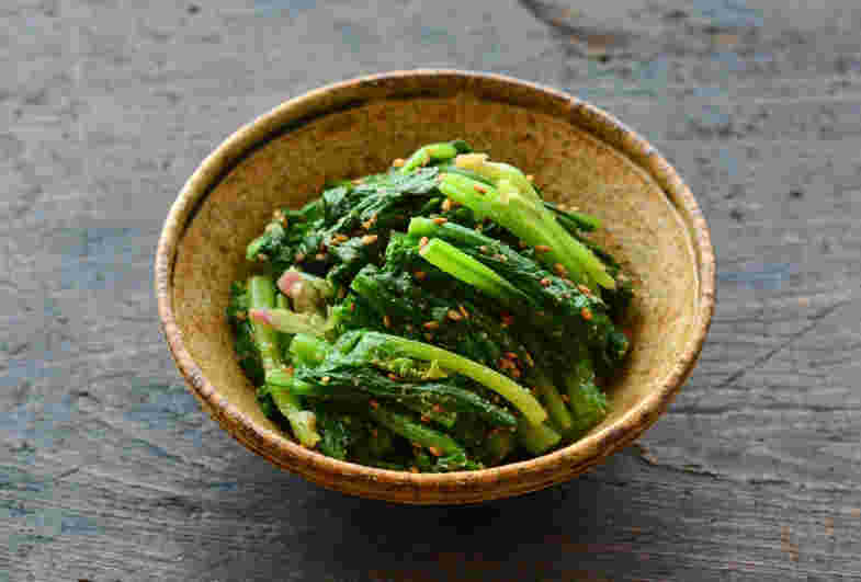 豚の角煮とも相性の良いほうれん草の胡麻和え