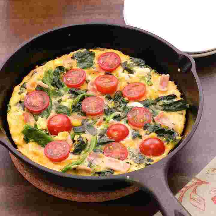 ほうれん草とベーコン入り簡単スパニッシュオムレツ