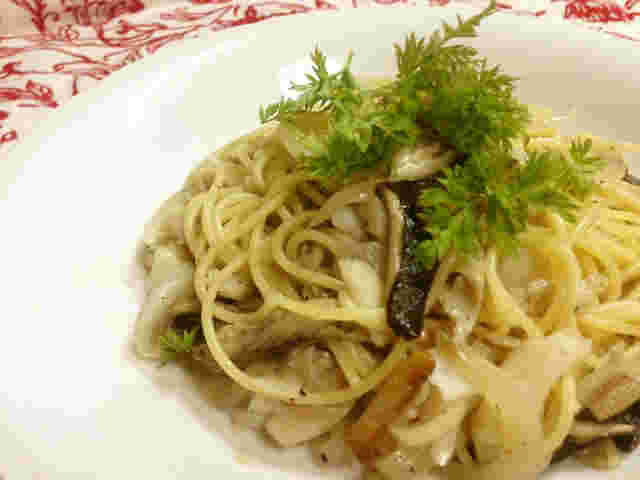 タラとキノコと玉ねぎの和風パスタ