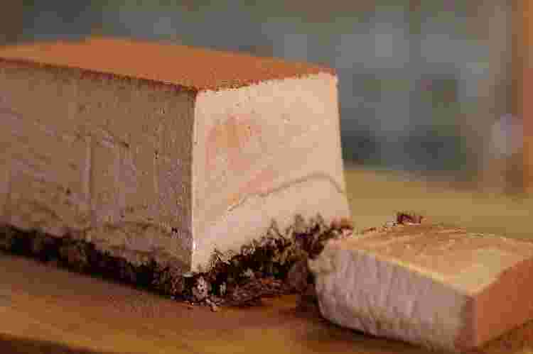 食感が楽しいチョコムースケーキ