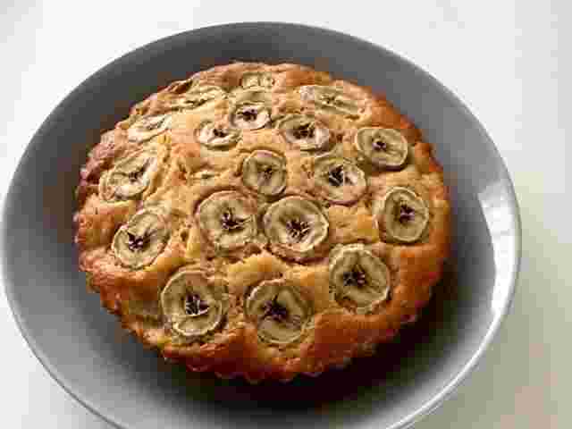 小麦粉と卵を使ったオシャレなバナナケーキ