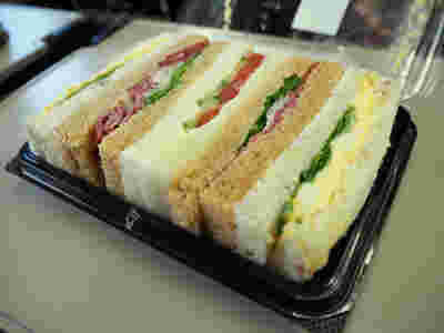 3種類の味が楽しめるサンドイッチのパストラミ
