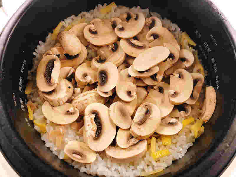 マッシュルームとレモンの炊き込みご飯