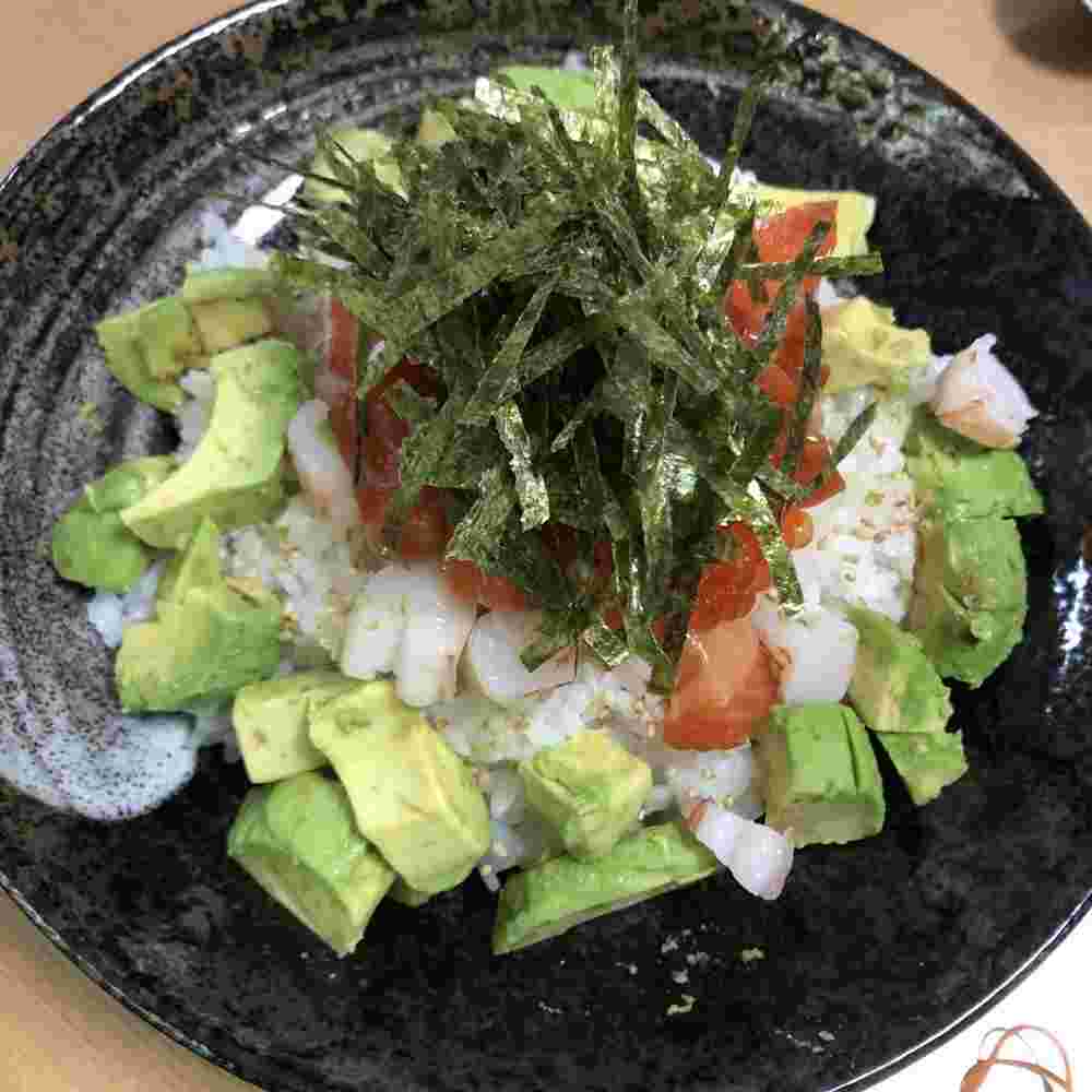 サーモンの刺身とアボカド丼のレシピ