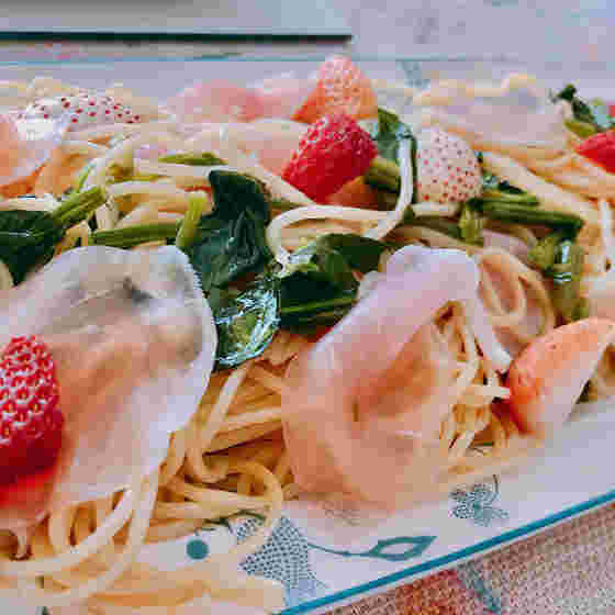 苺と生ハムとほうれん草パスタ