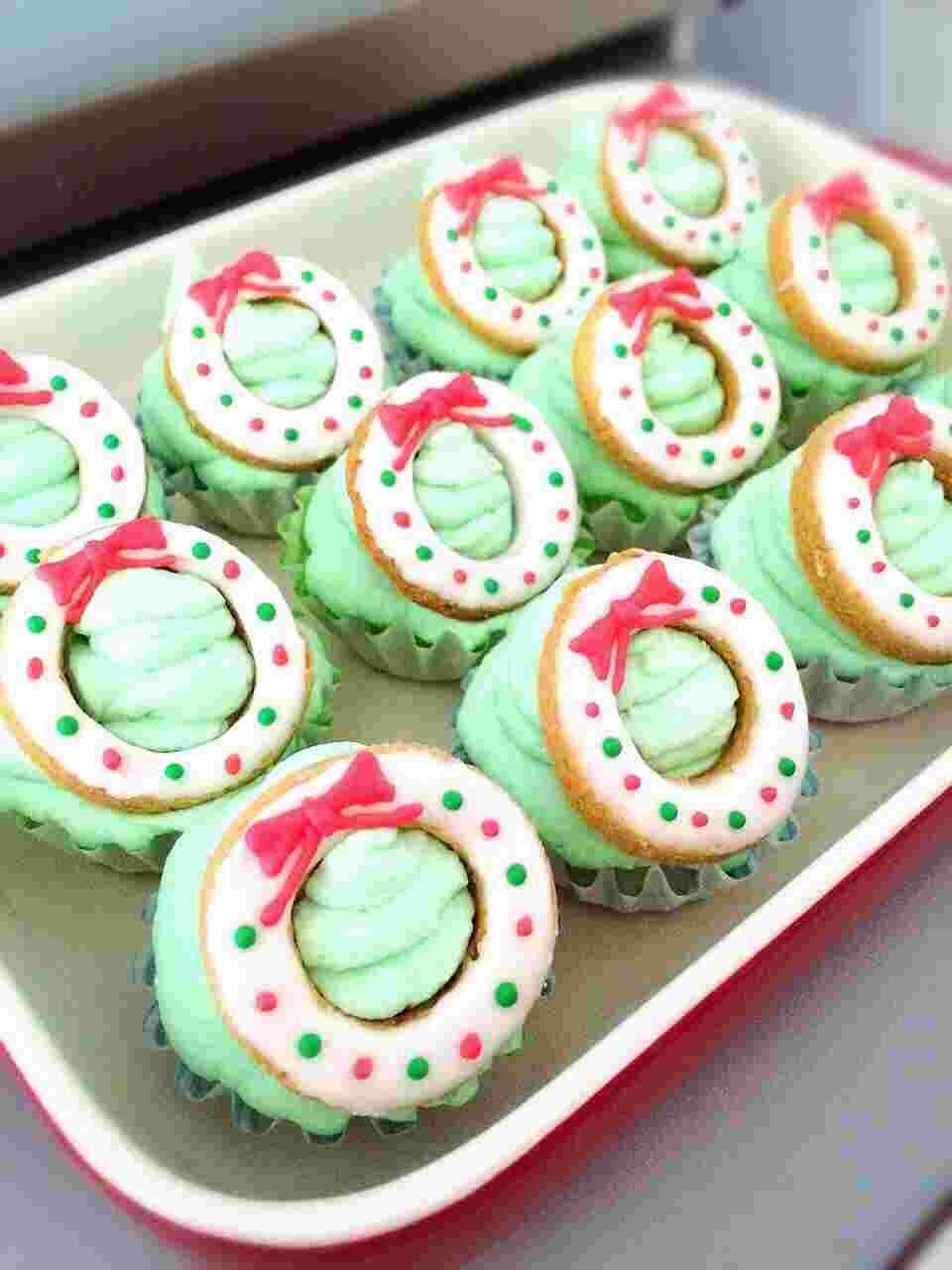 クリスマスツリー風のプチケーキ