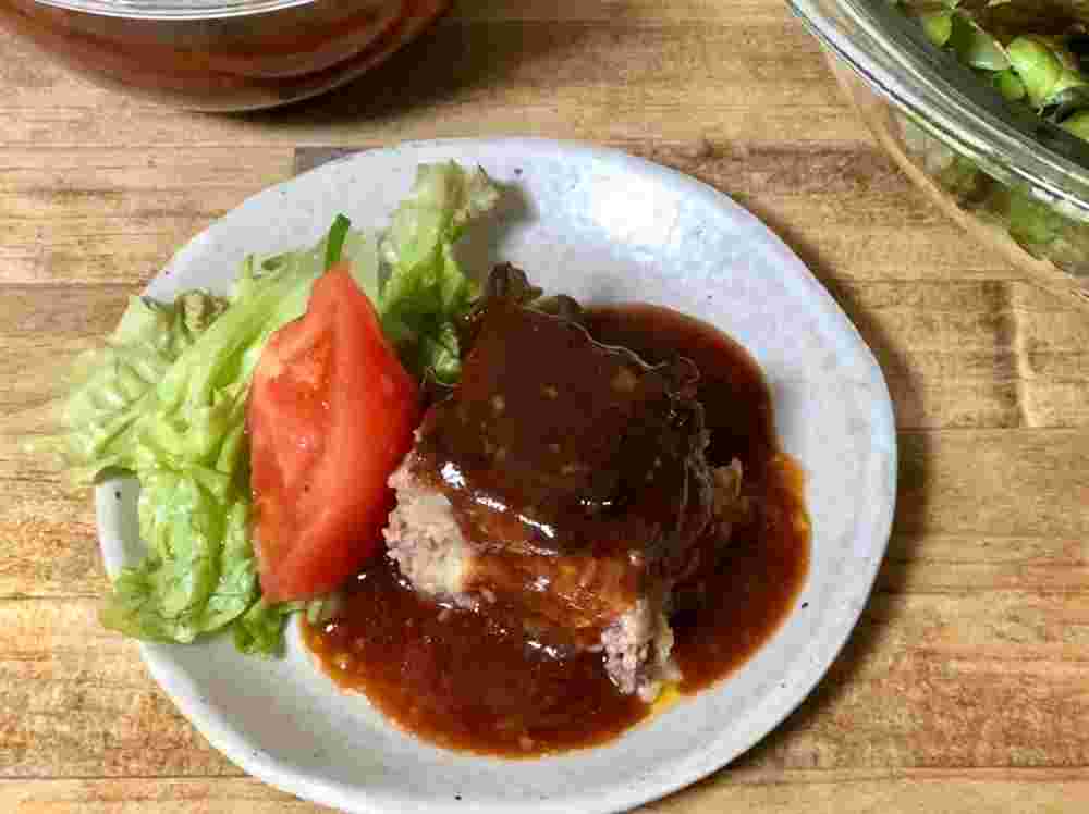 人気レシピで作る春キャベツのハンバーグ